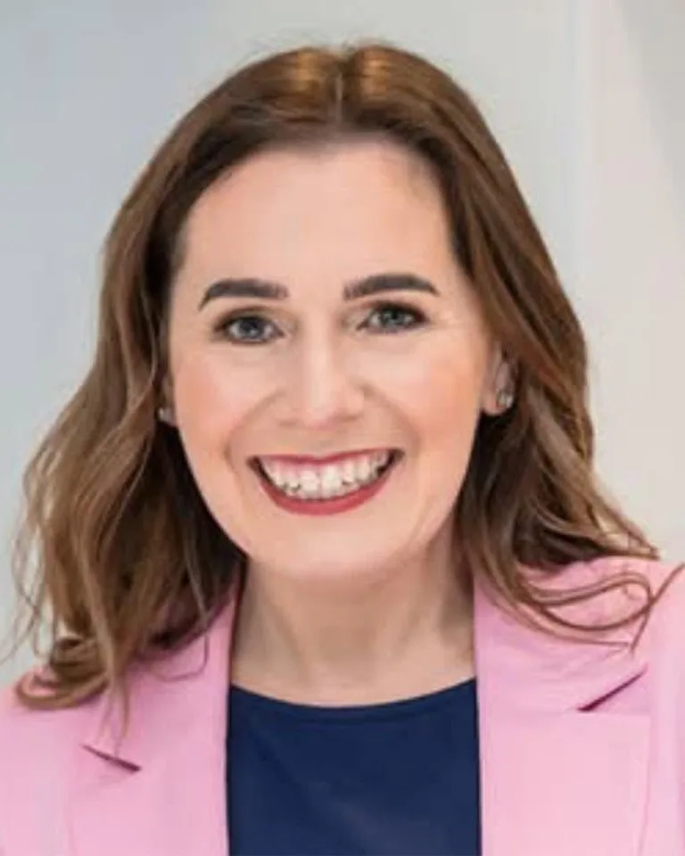 Headshot of Claire Thomson